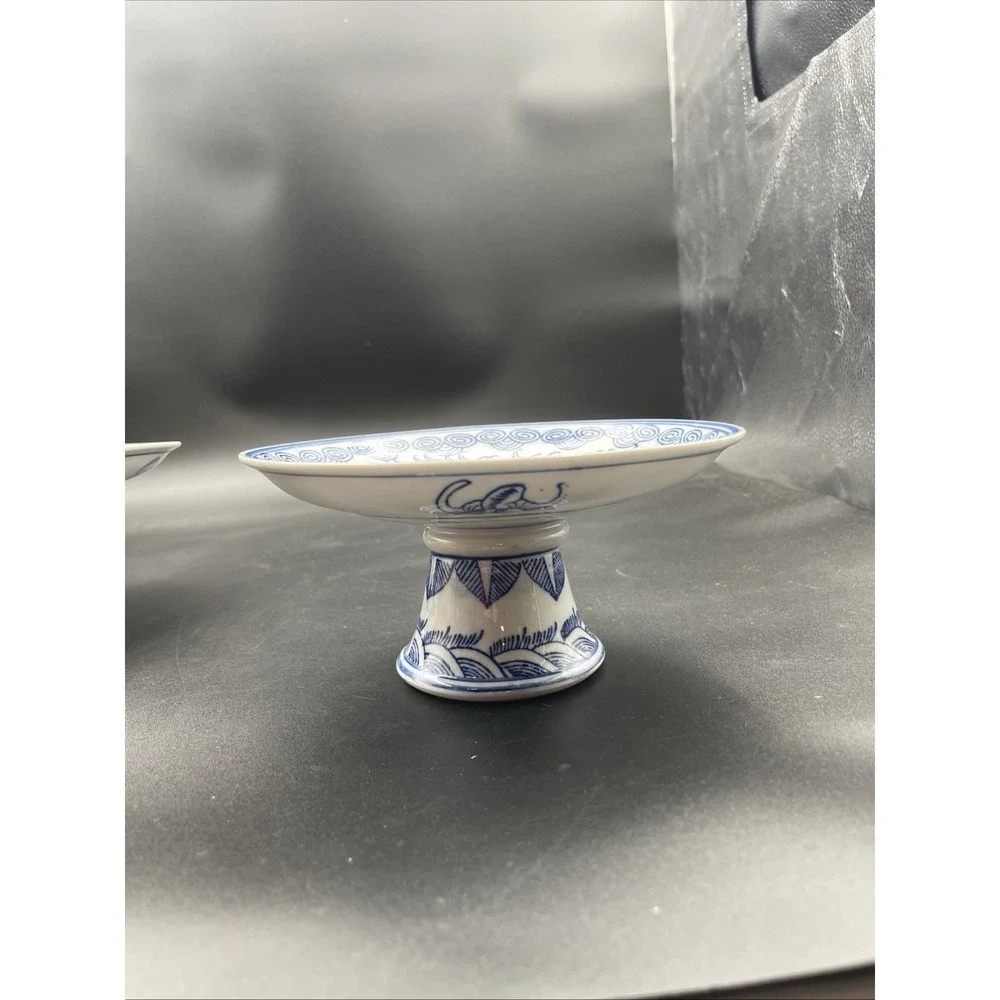 The Unbranded Brand blue white